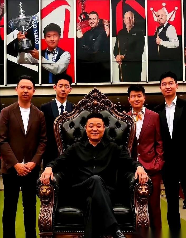 这届斯诺克英格兰公开赛，硬是被打成了一部让人捏把汗的悬疑剧。本以为是中国年轻一