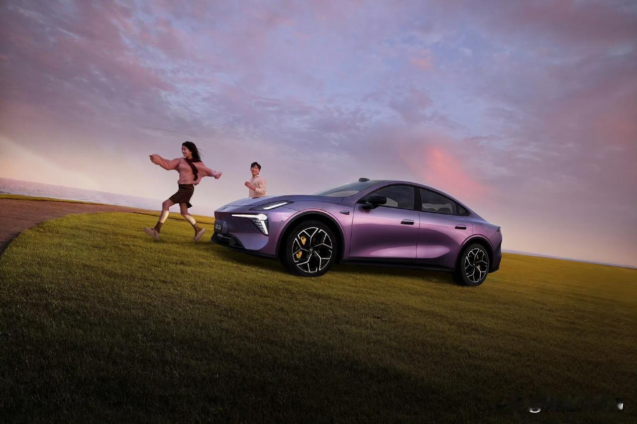 刘浩存×深蓝L06,同框不止是代言,更是一场关于“守护”的默契合拍💫她