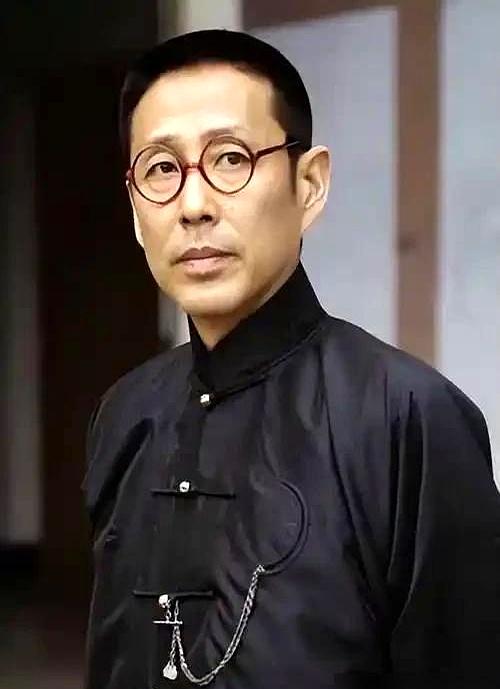 很多人聊陈道明，总爱提他怎么教女儿，其实都搞错了重点。人家关起门来说啥不