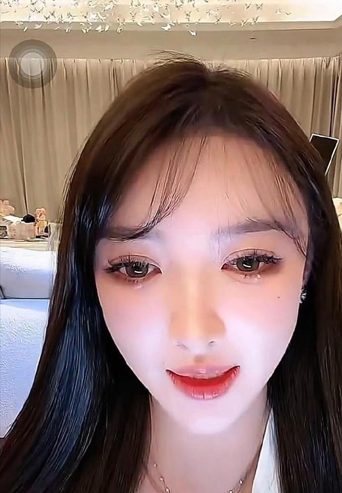 黄晓明要封前女友直播间！你再蹭我热度我和你没完。叶柯却满不在乎，该干嘛干嘛，聊