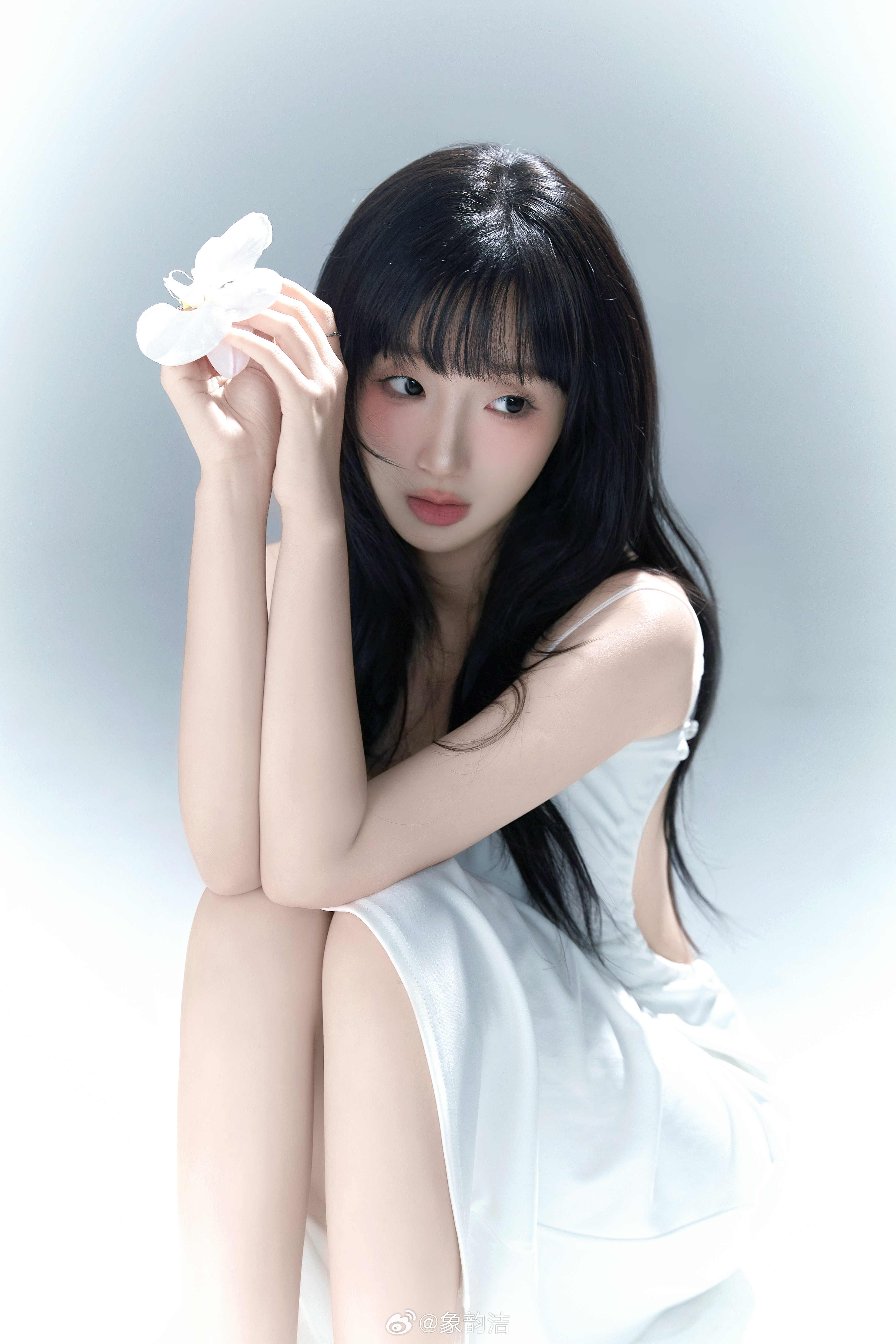 请世界爱上单眼皮象韵洁写真短剧演员​​​