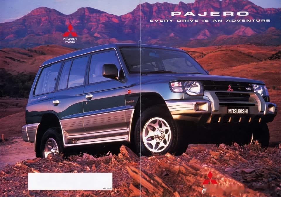 帕杰罗V45属于第二代三菱帕杰罗，生产于1991年至1999年。搭载3.5LV