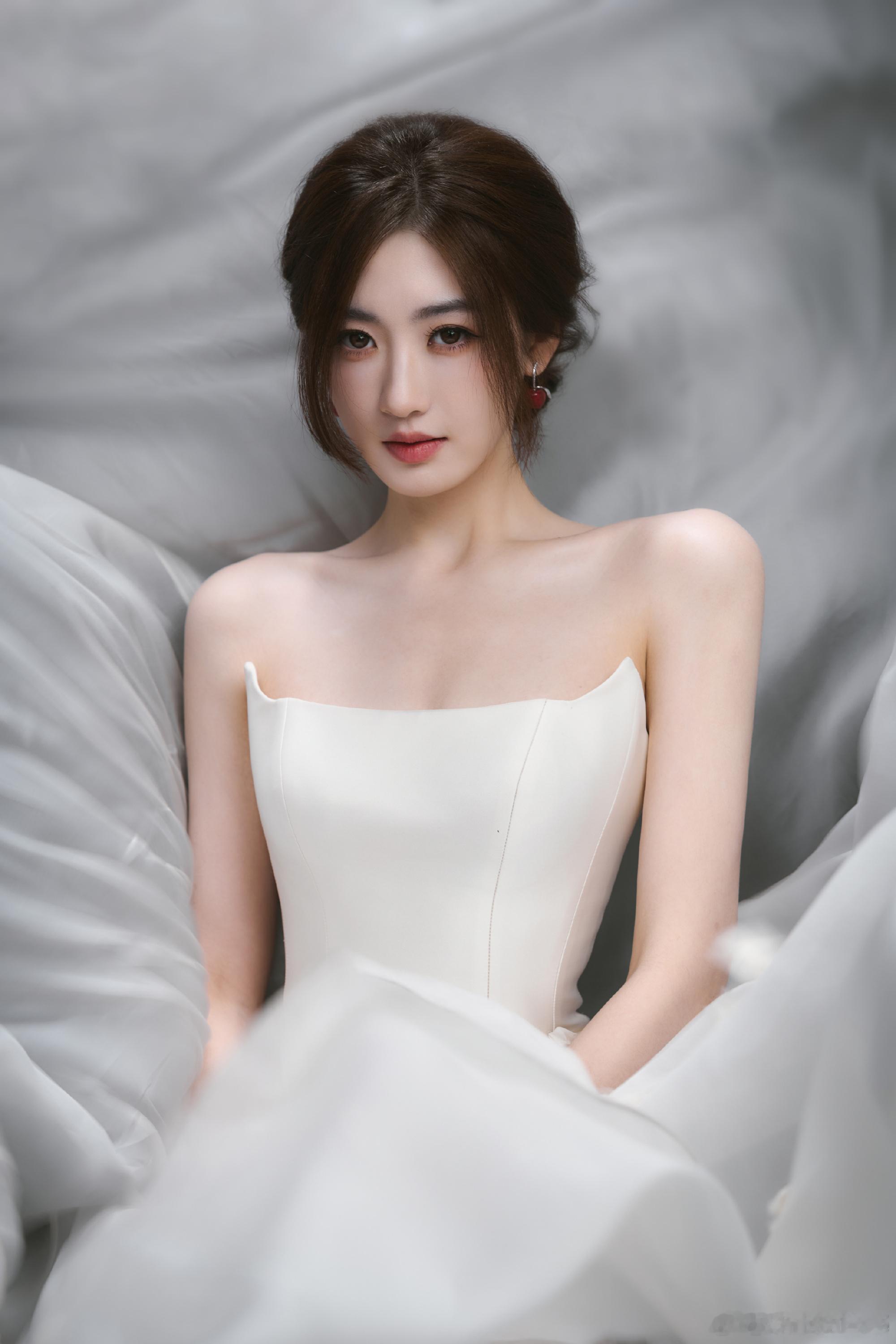 孙乐言谁能抗拒这张脸被你吸引是理所当然的事太美了大气