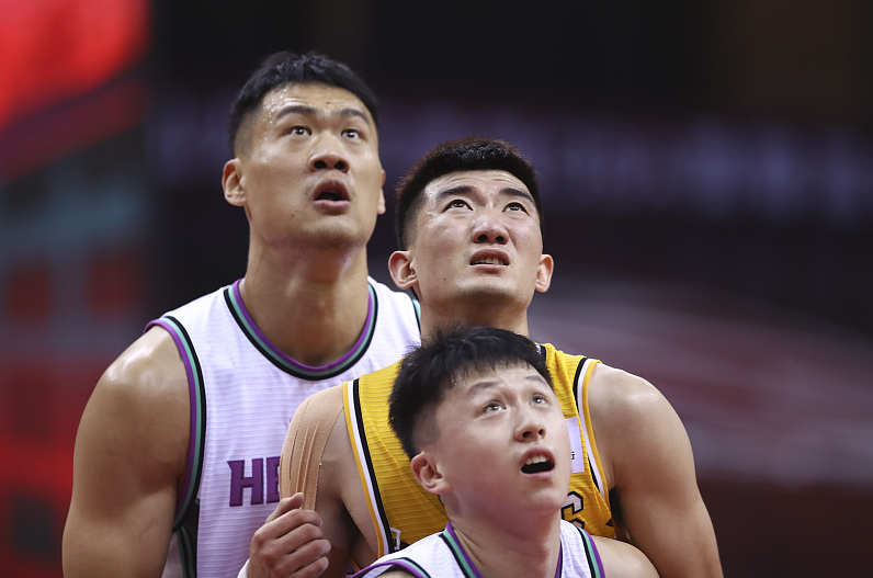 两大名帅对话! 李春江不愧是七冠教头, 巩晓彬再遭质疑