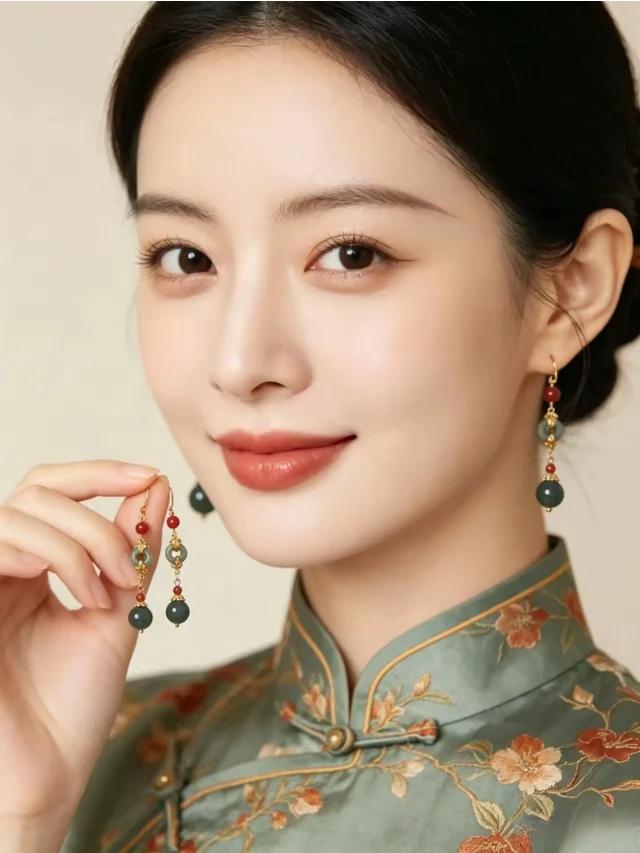 刚才看到文笔挑战里的句子“坎坎坷坷已半生”，接着就是“缠缠绵绵情一世”，很有韵