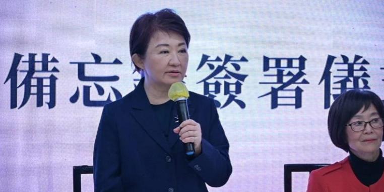 卢秀燕叫嚣：台湾须做好准备战争准备！正在美国窜访的台中市长卢秀燕17日叫嚣，