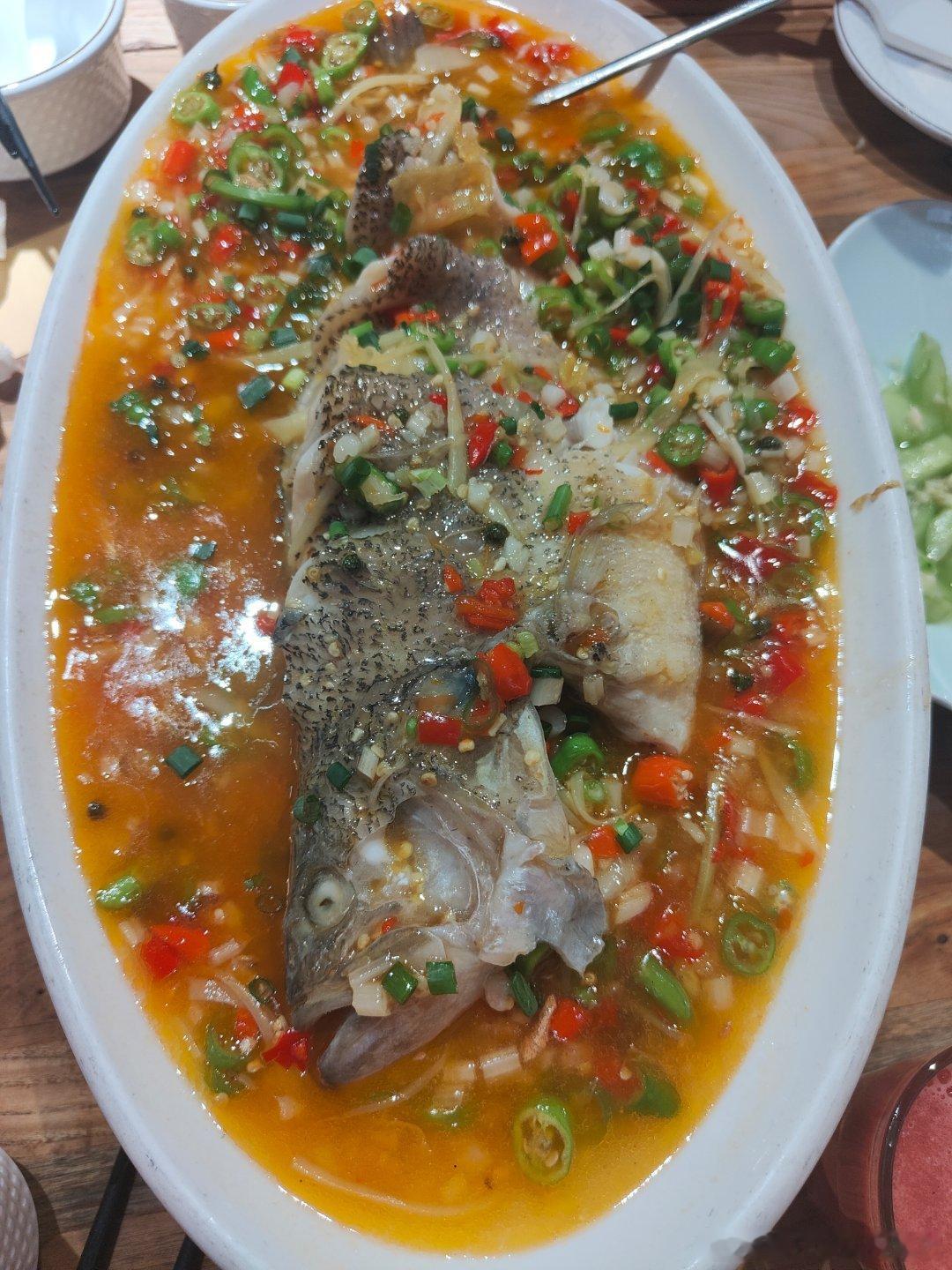 我姐以前来过成都，她闺蜜成都人，早就带她吃喝玩乐过一遍，因此这次我们就直奔魁星楼