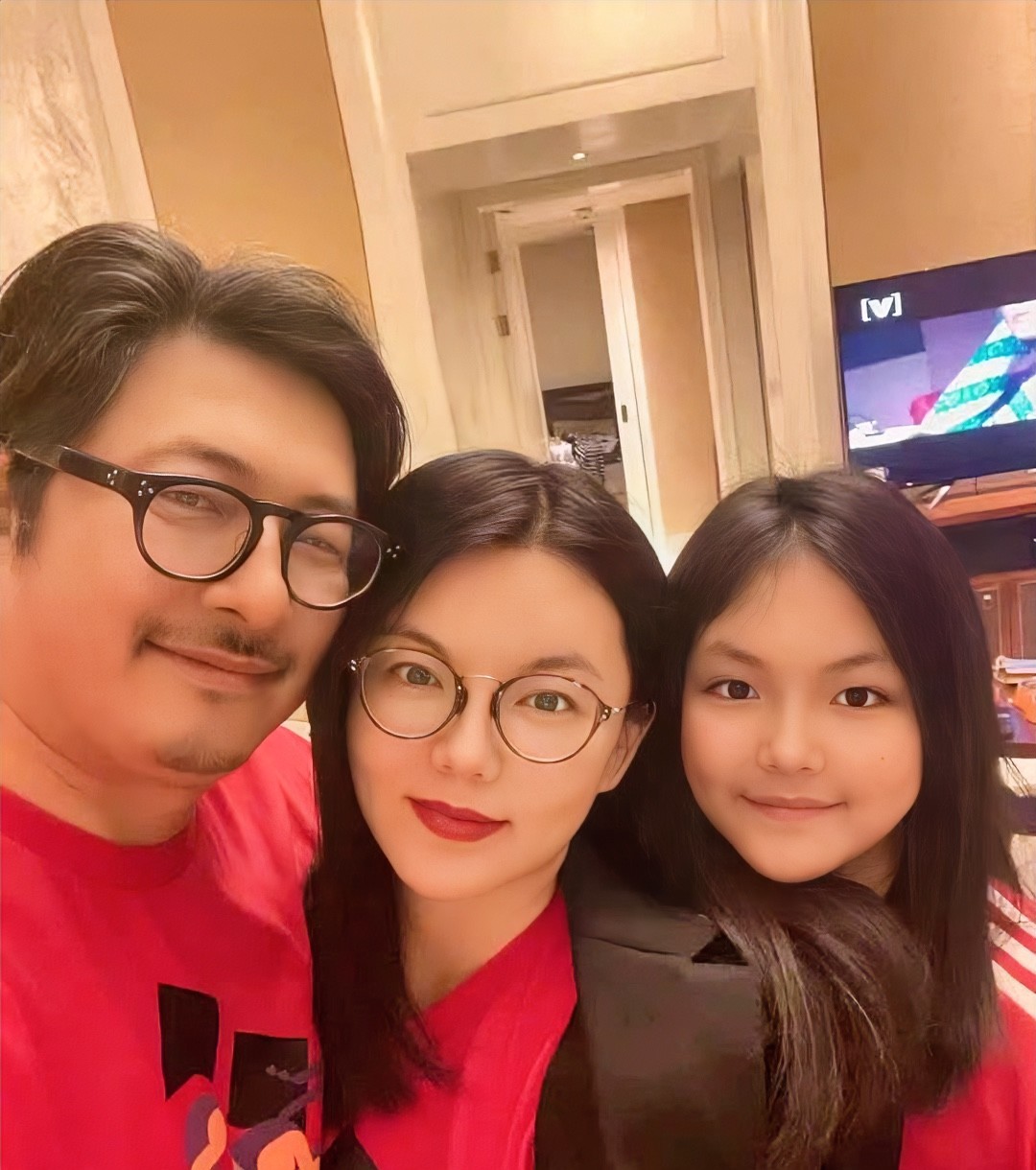 突然会理解李湘为何和王岳伦离婚后从未诋毁过一句他的不是因为就算他们的