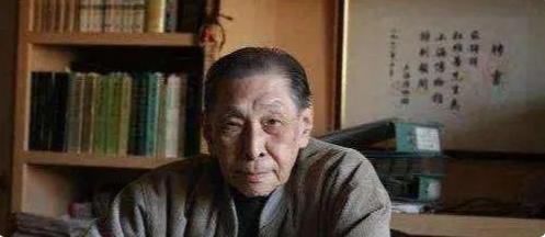 1991年，杜月笙的儿子杜维善踏进北京，想把父亲当年买下的四合院收回来。结果住里