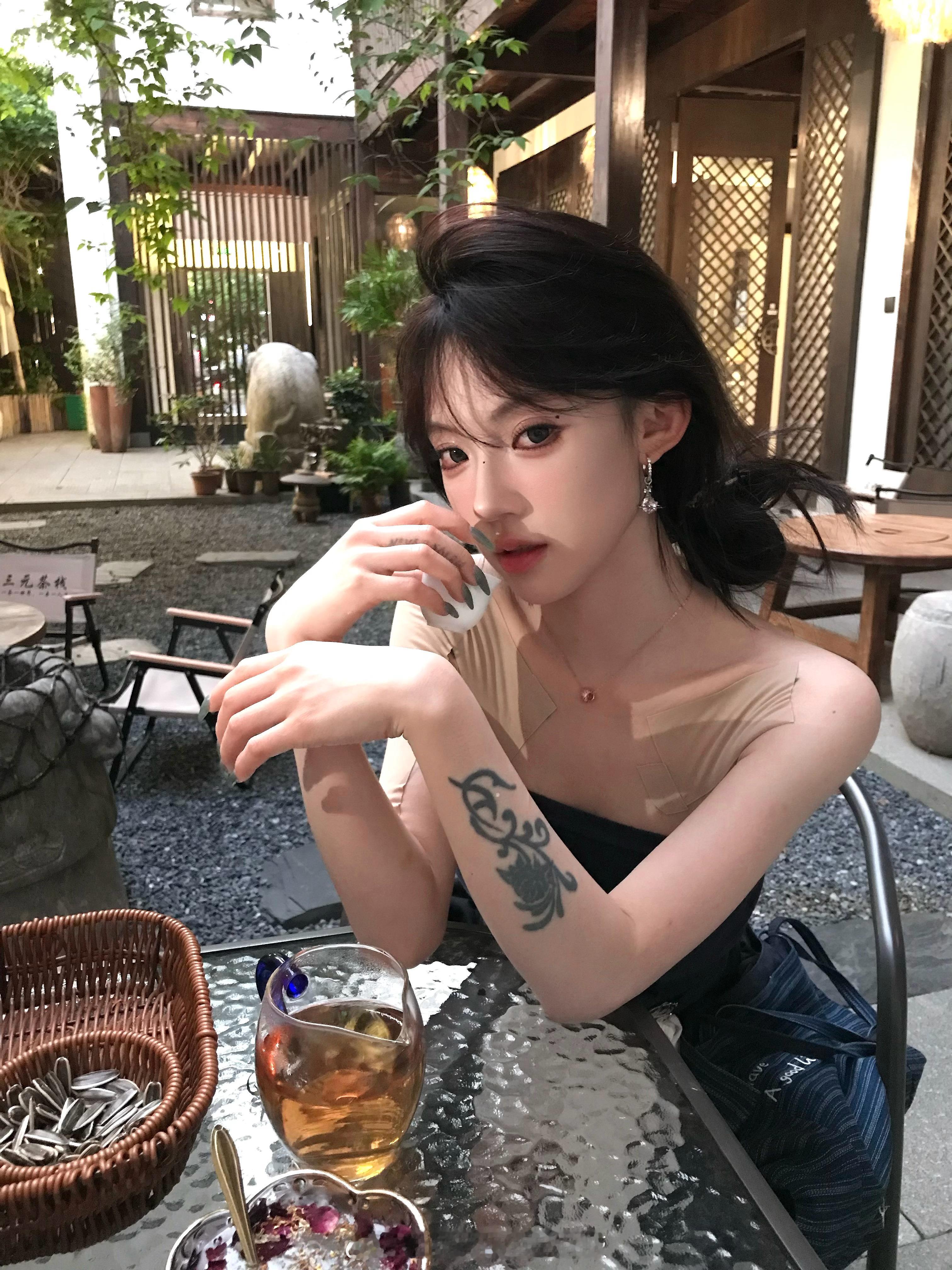 又权威了​​​