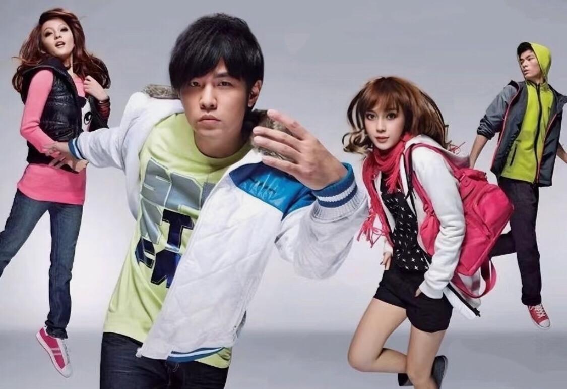 当年我就是看美特斯邦威的广告牌上有baby那会儿不认识我还感叹这女的谁啊太