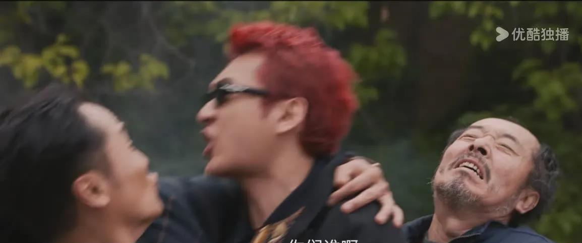 《以法之名》万潮终于学聪明了！差点被陈胜龙灭口时，他给郑雅萍打电话，给她邮箱发了
