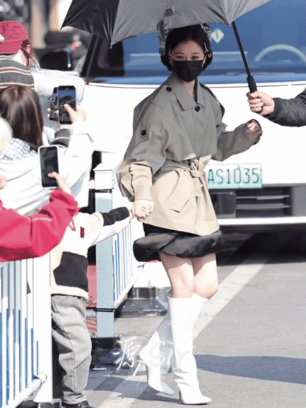 眼睛笑眯眯的好温柔谁懂🥹