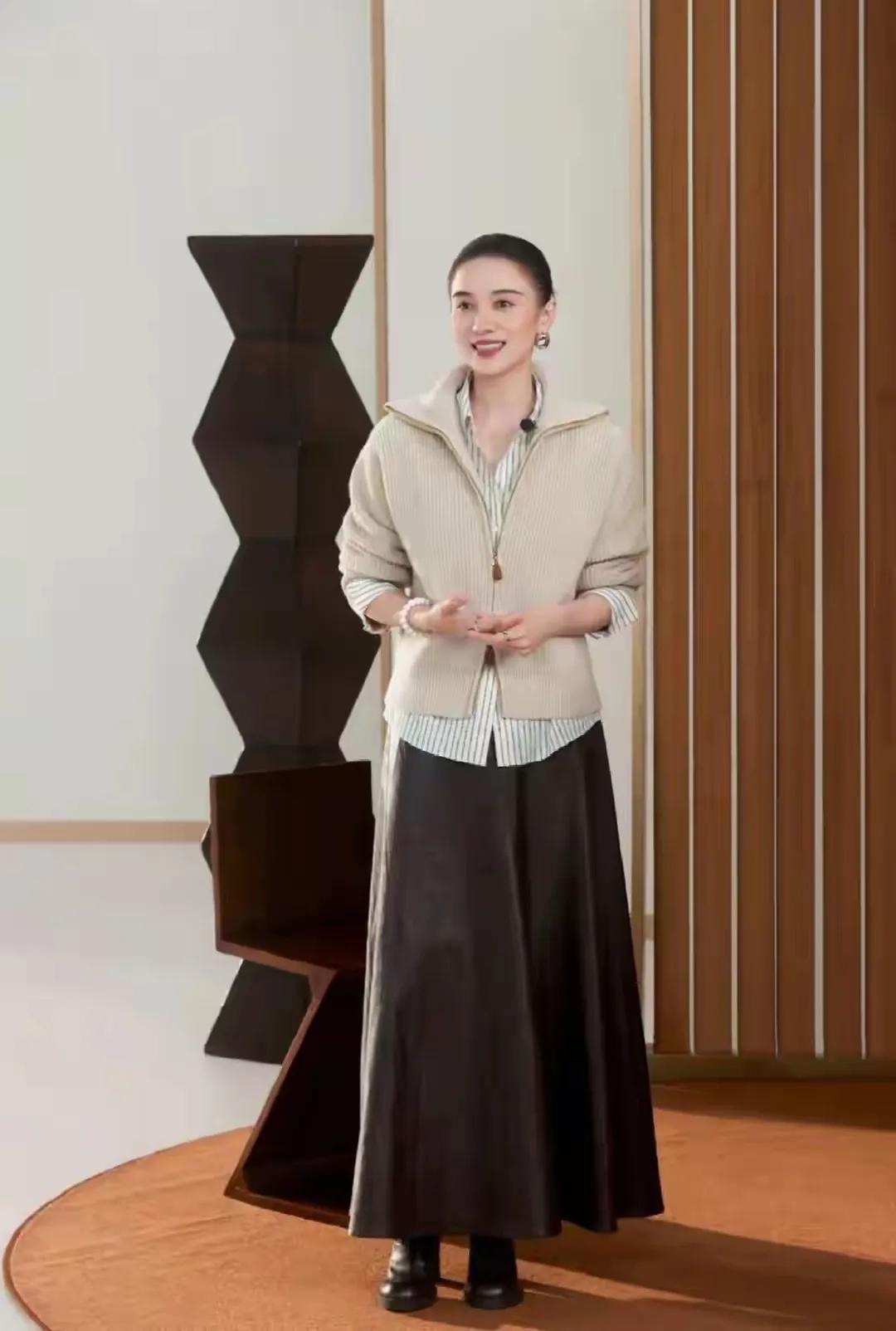 救命！宋佳的中年穿搭太绝了穿搭做减法=高级感拉满✅不堆砌不花哨，这才是中