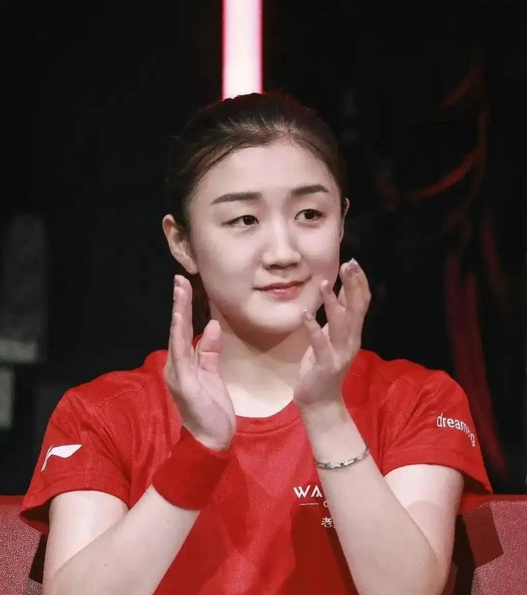 陈梦输在体能储备不足！全运会乒乓球女单决赛，王曼昱以4：0击败陈梦晋级决赛。陈梦