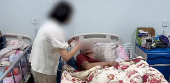 上海，61岁男子结婚当天，脑梗住院，后瘫痪生活不能自理，女子取走男子卡内110万