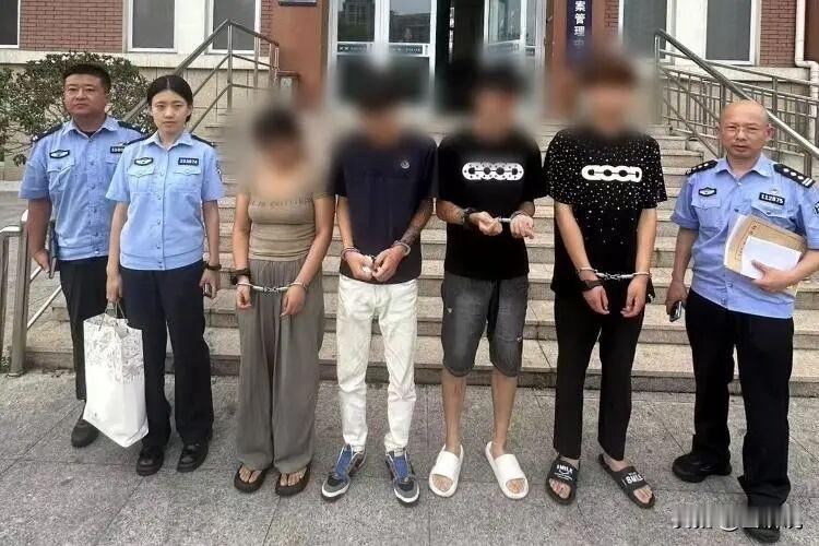 色字头上一把刀！山东青岛，男子在网上认识了一名女网友，很快两人就约好线下见面，男