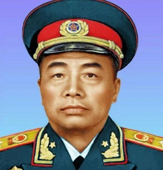 彭德怀脾气火爆，说话耿直，很多高级将领都受过他的批评，就连资深功高的刘伯承，在关