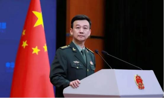 “从现在起，这片空域你们动不了！”1月10日，美军3架B-1B“枪骑兵”轰炸机逼