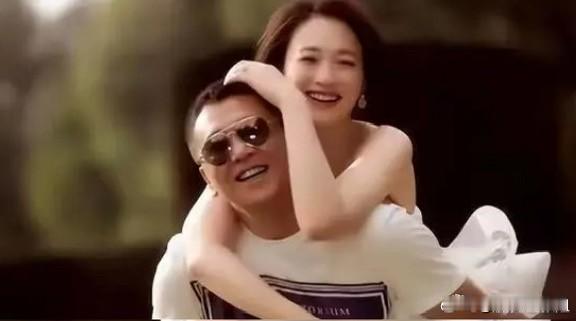 女明星开始搞事业是真的有事呀，李小冉这两年频繁上综艺，一直都有点担心，没想到今