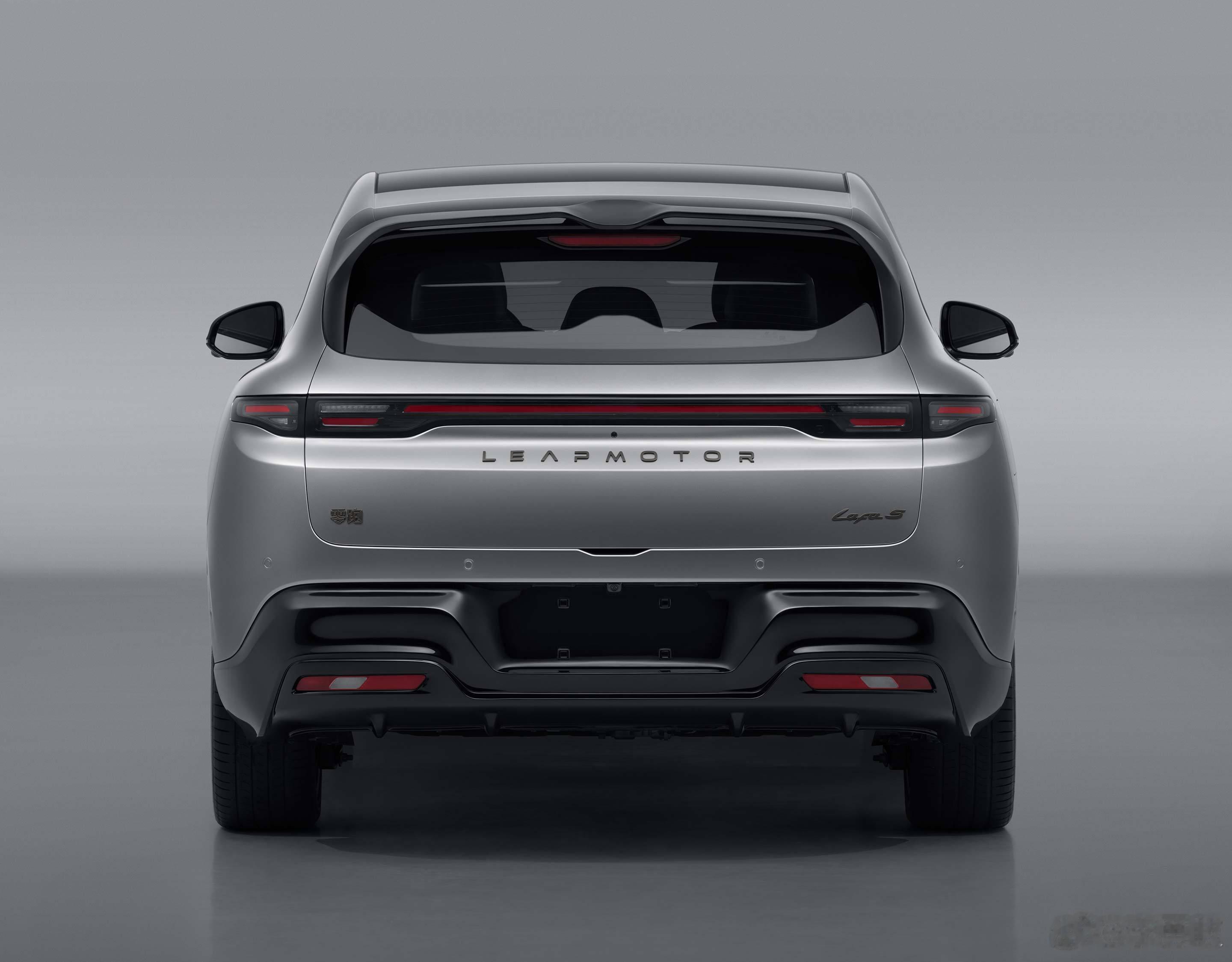 年轻人的新一代运动感街车/配备大尺寸尾翼！零跑Lafa5Ultra申报图亮相零