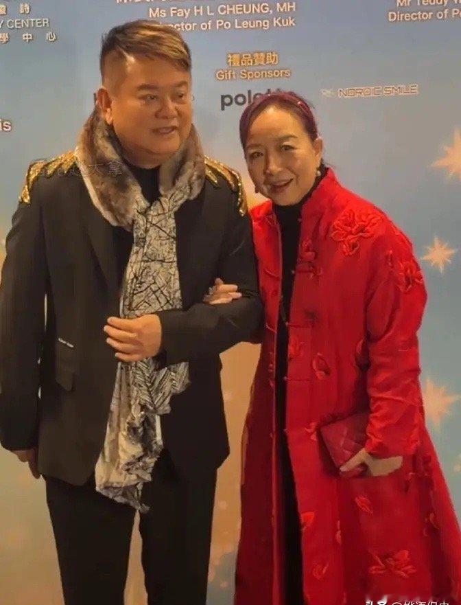 一个瞒了46年的谎言，最近被陈百祥自己戳破了。他跟黄杏秀的“丁克”，根本不是选择