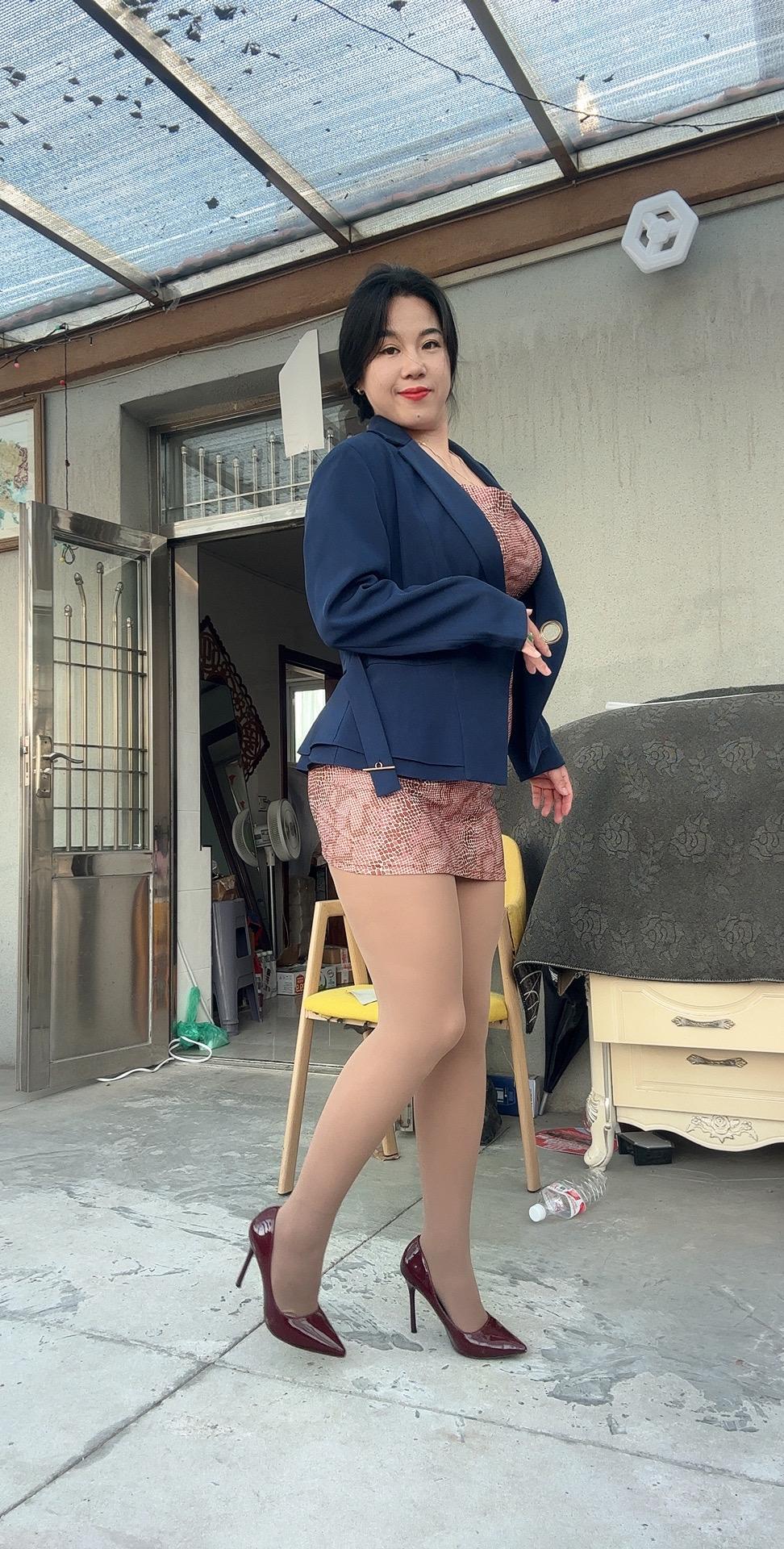好身材好气质高跟控短裙