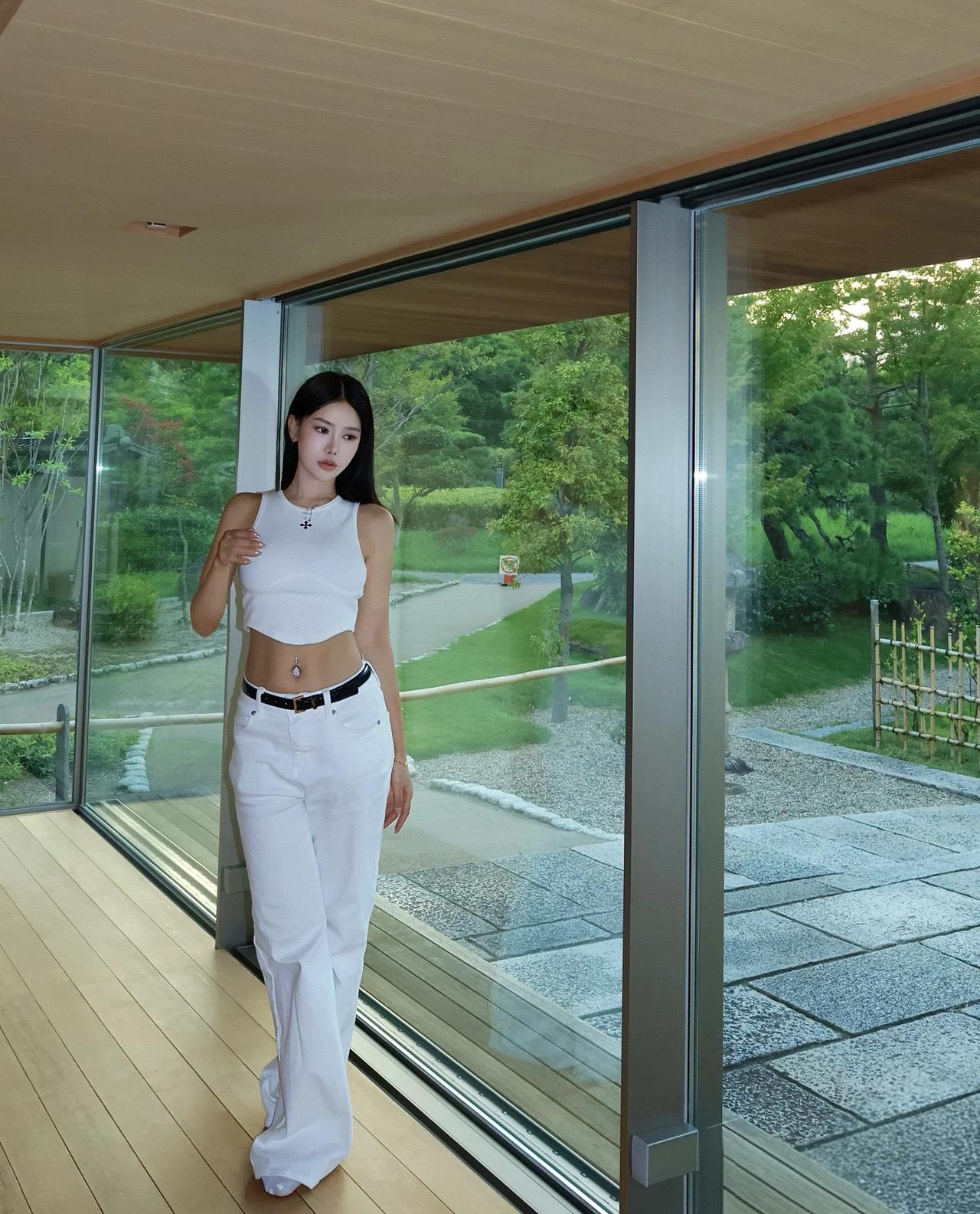 简约时尚，尽显优雅