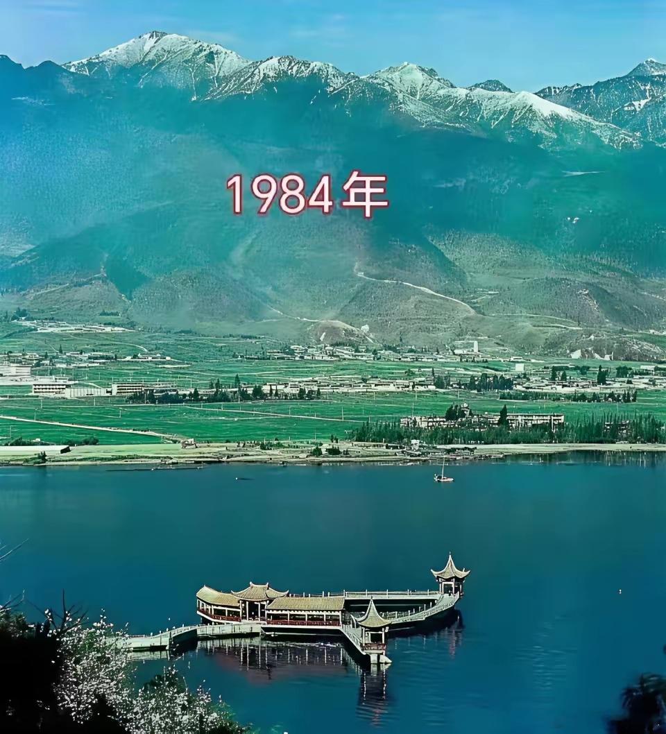 大理苍山洱海边，湖光山色尽被占。