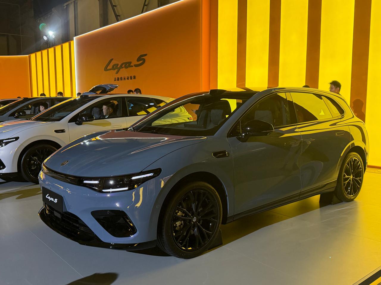 零跑Lafa5开启预售，预售价10.58万元-13.18万元。新车后置单电机，入