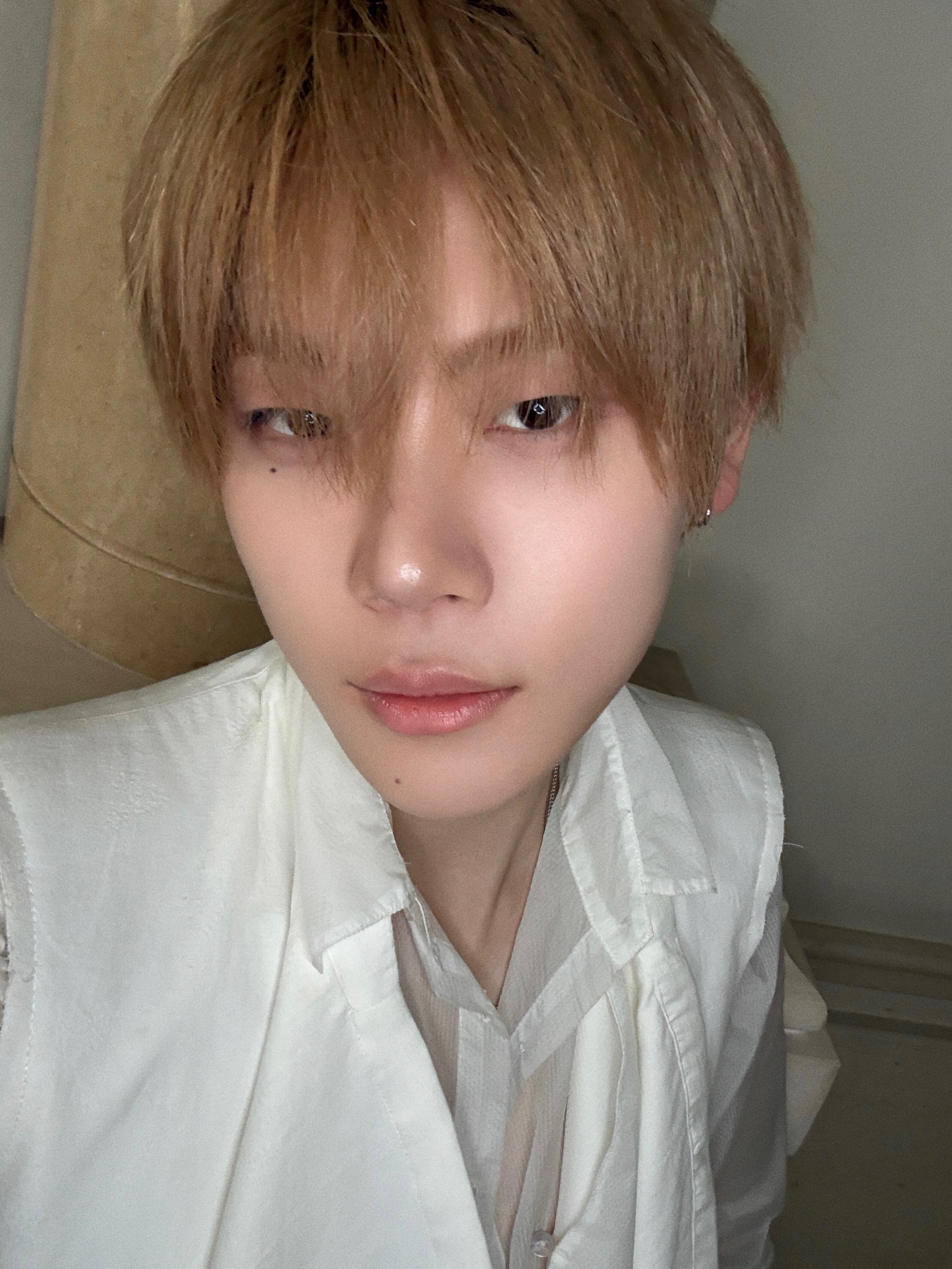 CLOSEYOUREYES260915WeversePost张汝遵