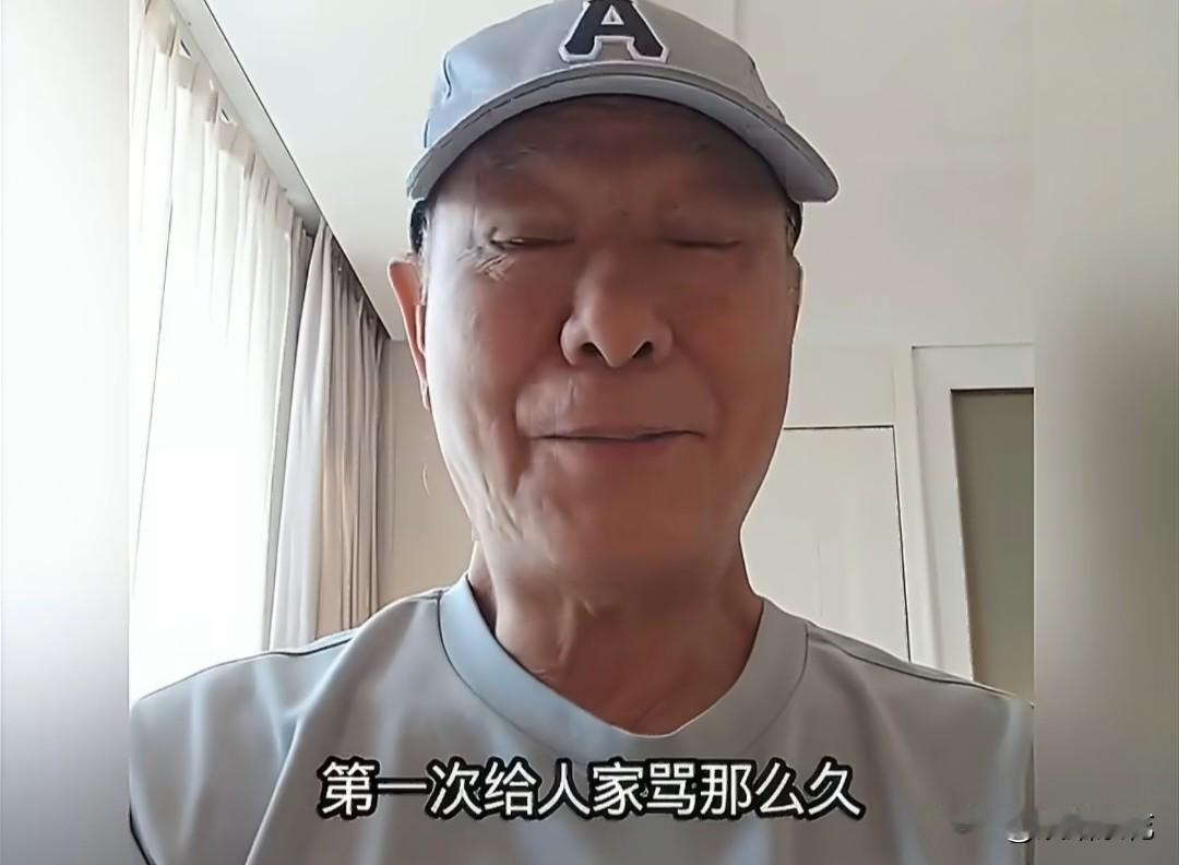 8月4日，李修贤首度正面回应与周星驰长达三十年的恩怨争议，公开向大家道歉认错。他