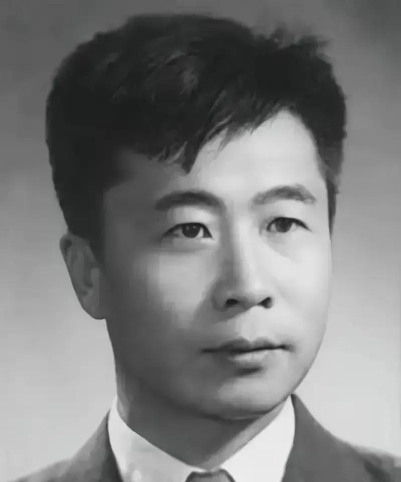 1957年，一本叫《林海雪原》的新书爆火，罗荣桓元帅看完后，一拍桌子：“这个作者