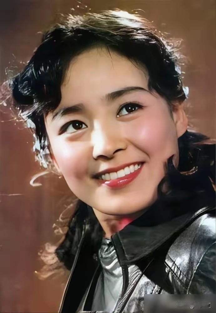 九位大帅哥和九位大美女都是上世纪大名鼎鼎的电影明星，他们都主演过许多影视剧，反响