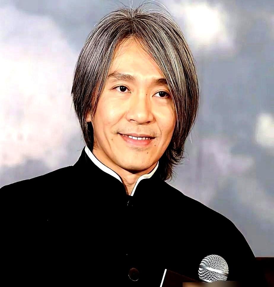周星驰被叫了20多年“星爷”，本人却烦透了这个称呼。他亲口解释：“不是我要改