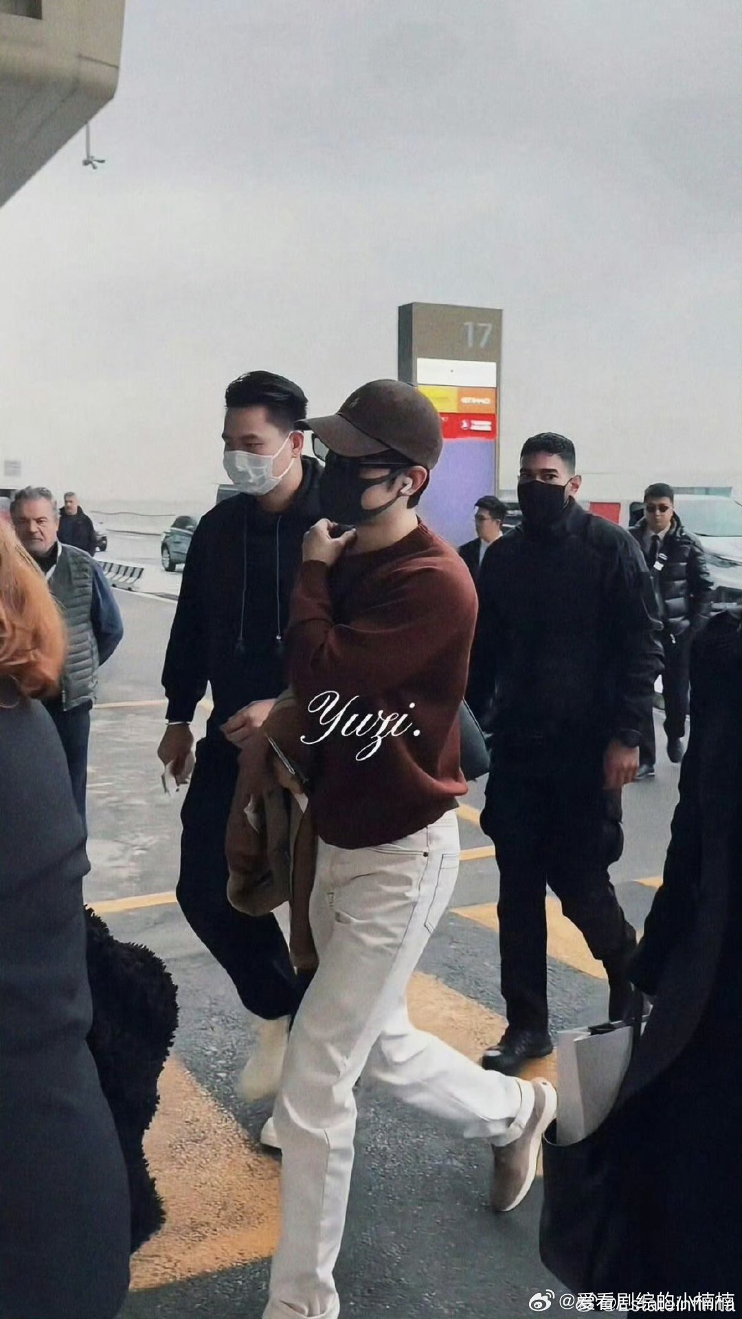 肖战真的卷没边儿了肖战忙了一年都不给自己放个假肖战真的卷没边儿了