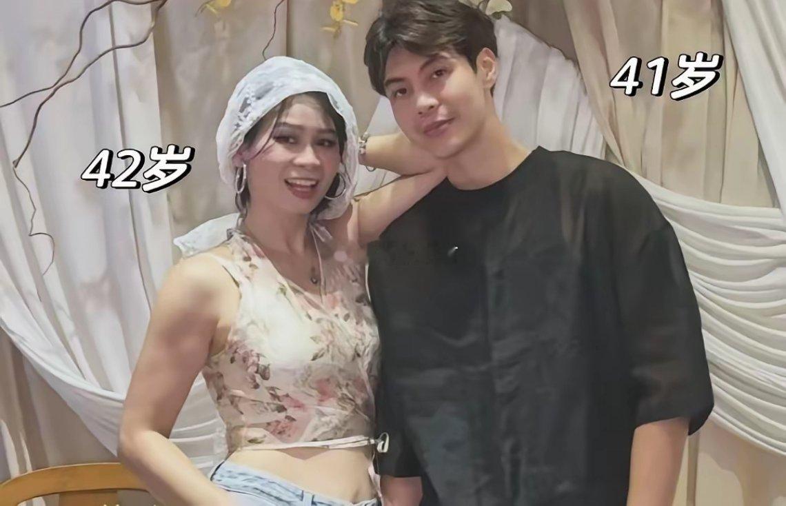 小伙子这是又换了个媳妇？