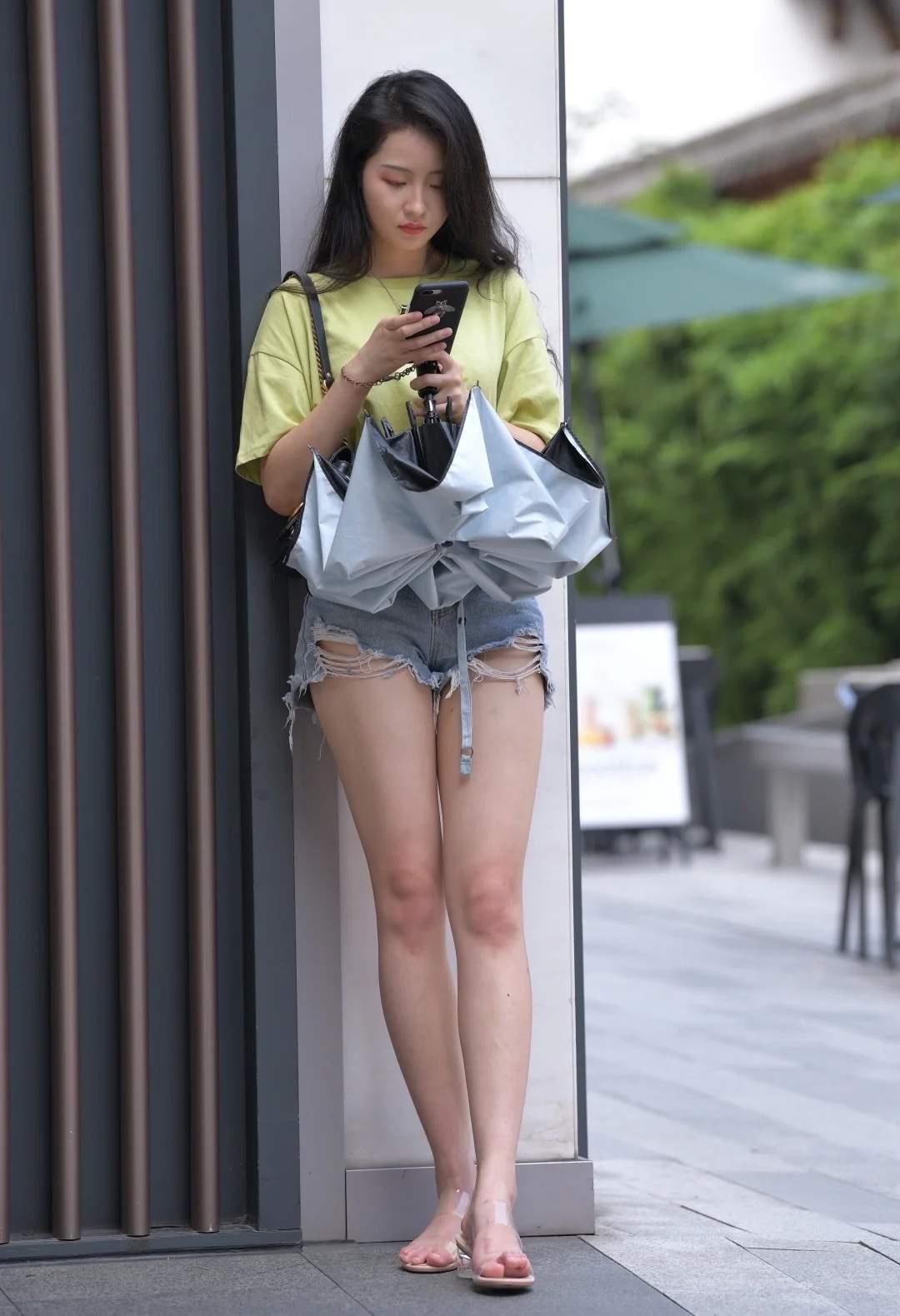 街拍街拍美少女穿搭都市街拍穿搭街拍穿搭风景线街拍女生穿搭洋气街拍穿搭街