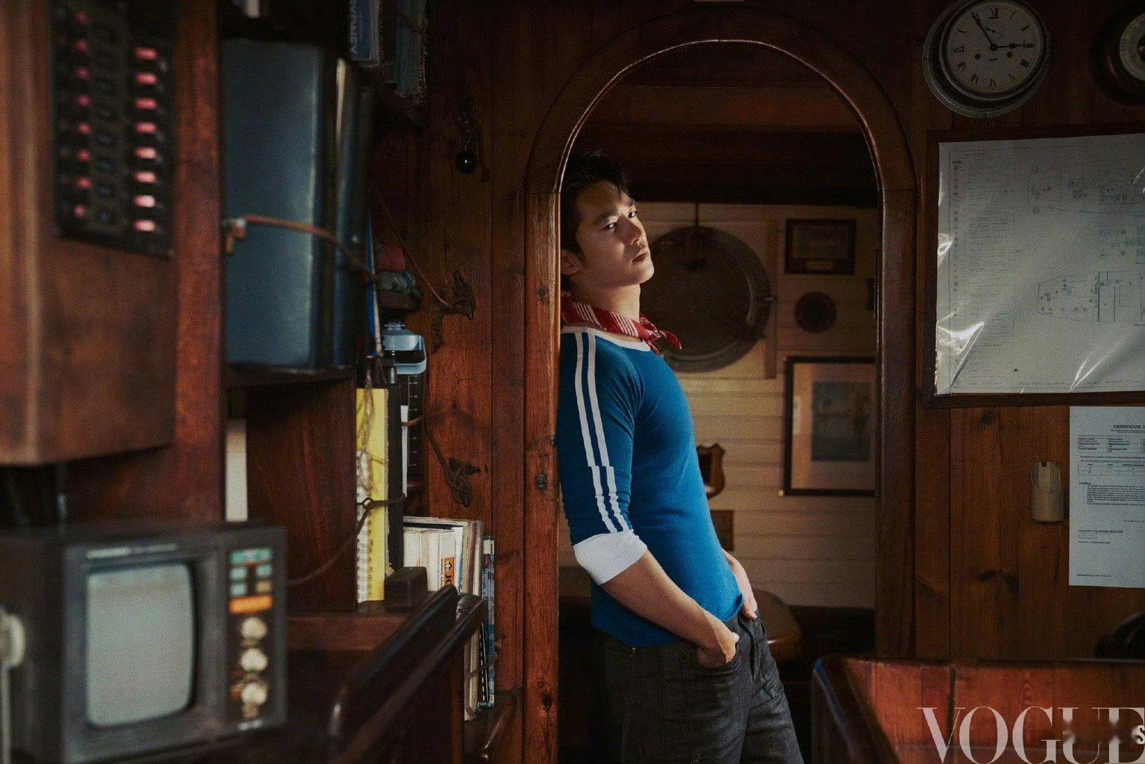 于适VOGUEMAN开年刊《VOGUEMAN》开年刊的于适，用造型诠释着多元