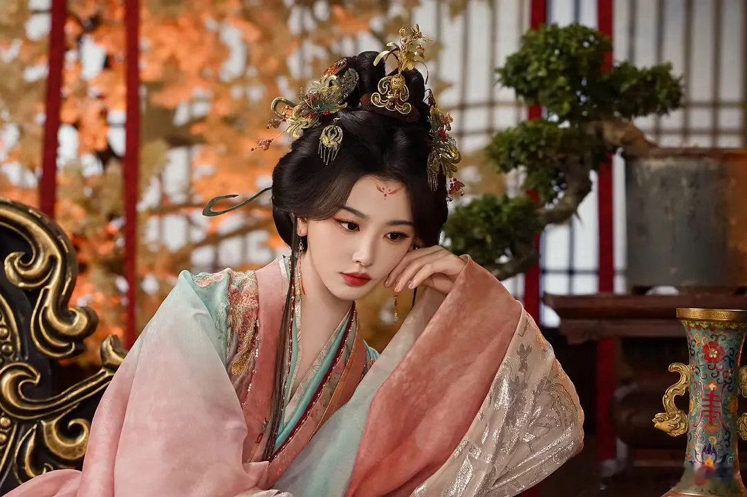 代露娃的宝珠造型看看如何感觉服化道没有孔雪儿的《昭阳公主》好啊....这还是当时