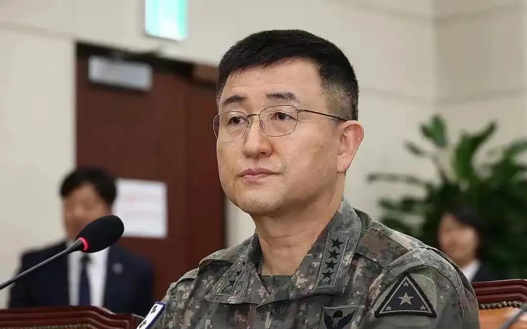 出大事了，韩国突然通报全球，美军B52战轰现身朝鲜半岛。2025年7月11日，韩
