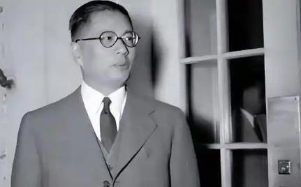 1933年，老蒋斥责宋子文：“要不是因为你，剿共早就成功了！”宋子文十分气愤，回