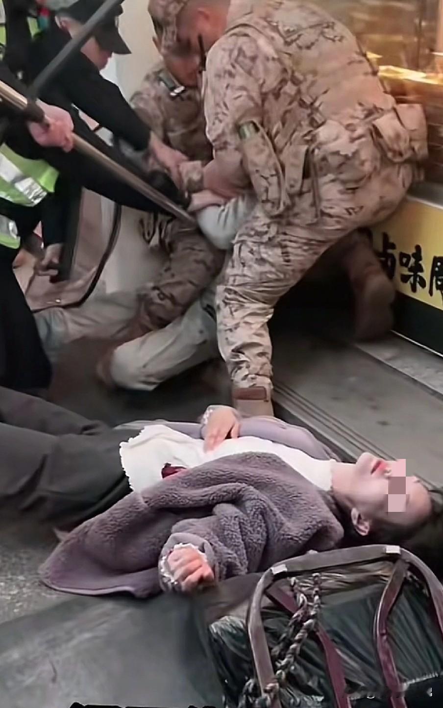 太冤了，武汉硚口被刺身亡女子，她没劝架，没看热闹，没观望，仅仅是路过，因为带着孩