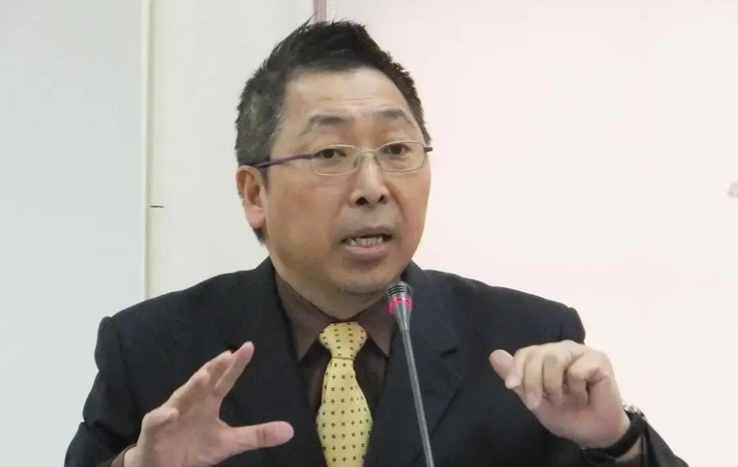 近日，台湾名嘴唐湘龙发出灵魂拷问：郑丽文即将访问大陆，我想问问那些口口声声喊着要