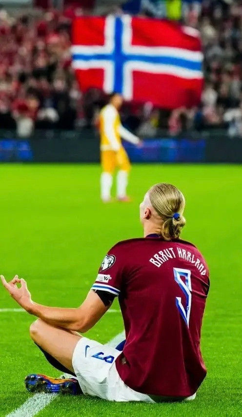 哈兰德即将首次参加世界杯！挪威预选赛7战全胜净胜球29+，99.9%概率力压意大