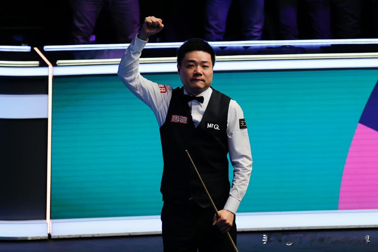 赵心童是否已经超越了丁俊晖？对比完两人之后发现差距不是一般的小：丁俊晖