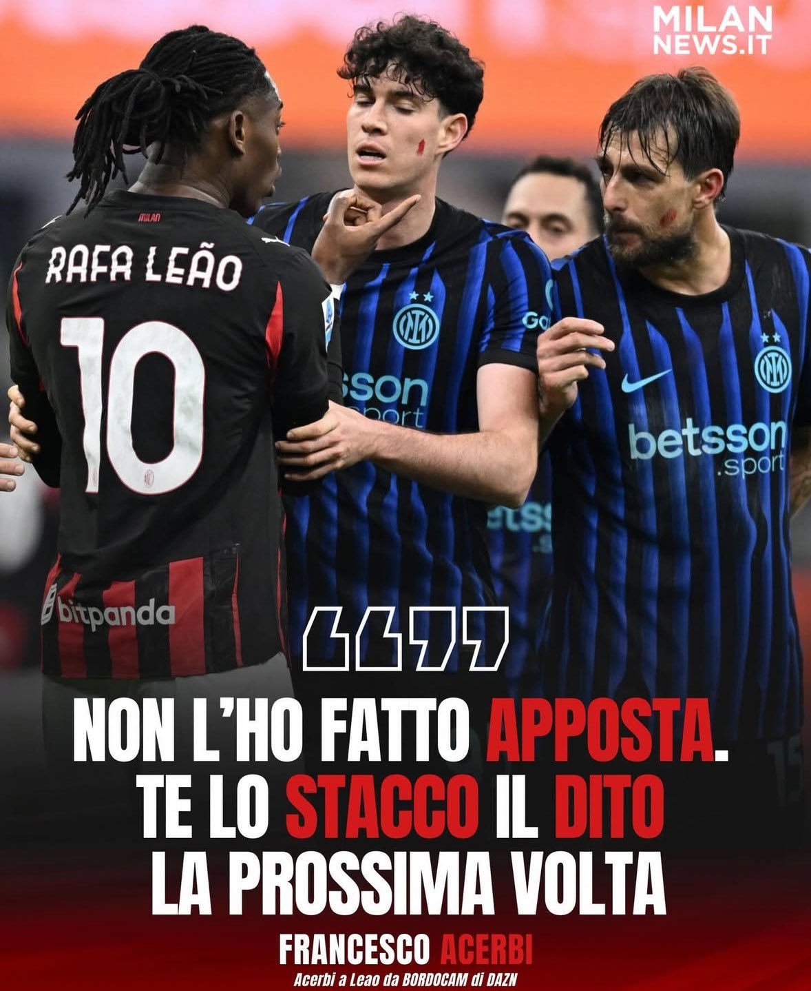 【唇语解读阿切尔比】阿切尔比在禁区内拉扯了莱奥的头发，导致莱奥摔倒。莱奥愤怒地质