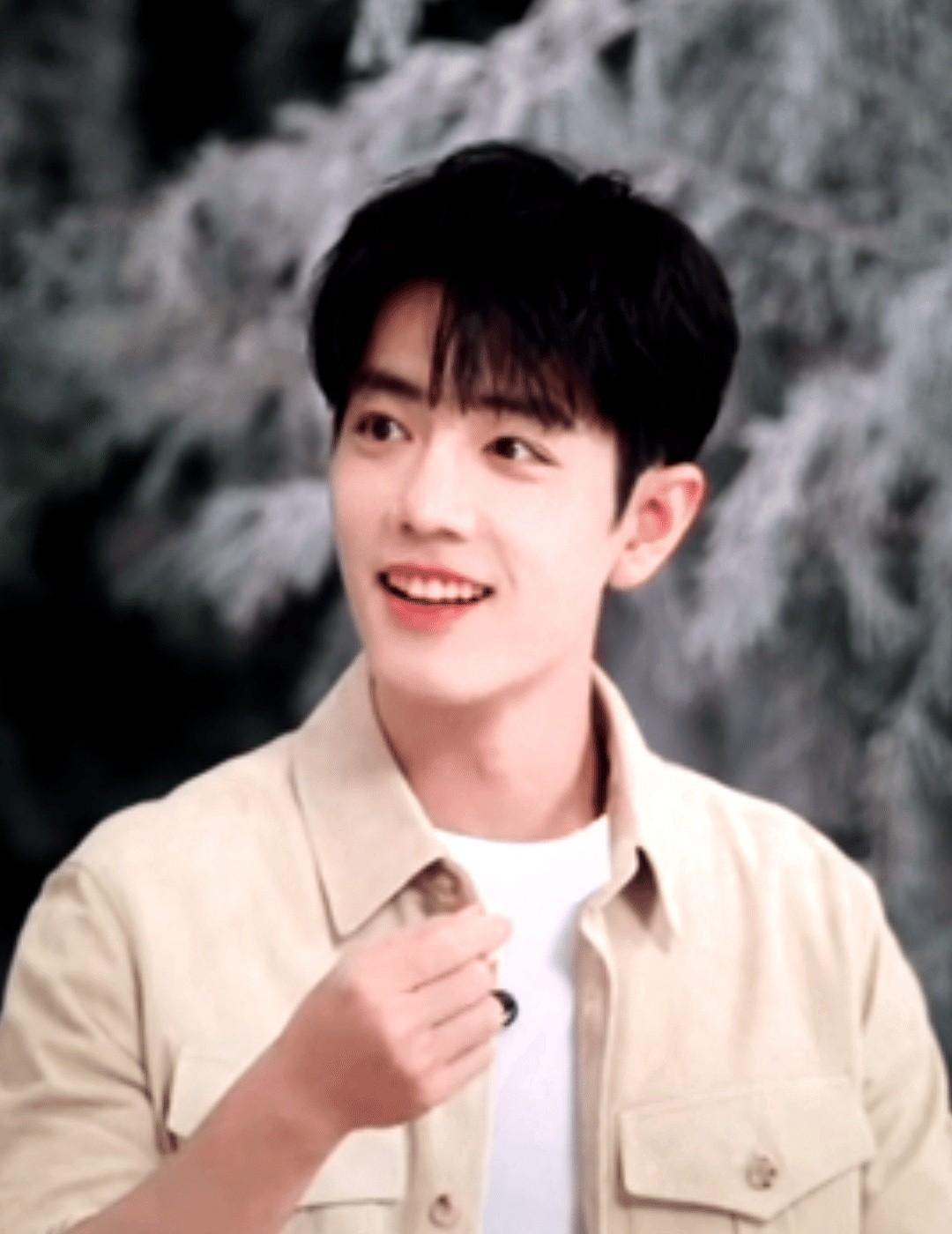 一个让肖战慌到手脚蜷缩的镜头，却在抖音砍下十亿播放。它戳破了一个让内娱装了十年