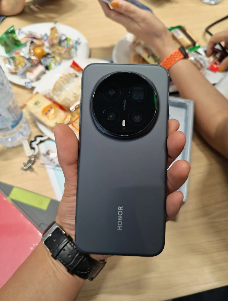 10年华为粉转荣耀：从Mate8到Magic8Pro，完美错过5G！朋友是