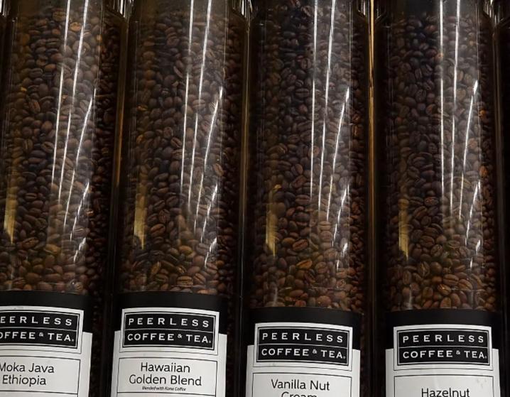 特朗普让步了。咖啡、牛肉、香蕉、西红柿、鳄梨、茶叶、可可、牛油果、叶子、橙子